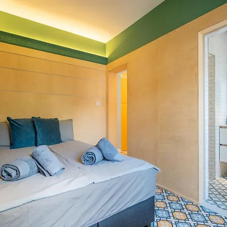 Bijou - 1 Bedroom Lägenhet